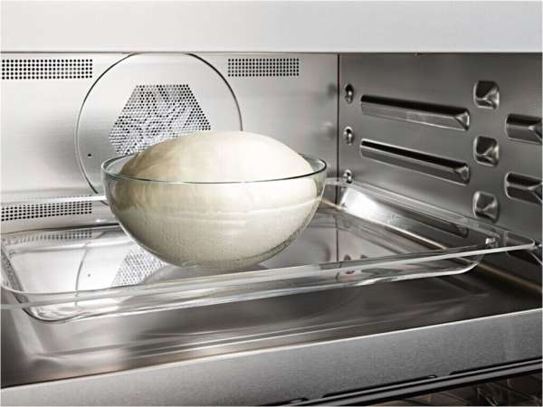 Miele H 7440 BM Obsidianschwarz Kompakt-Backofen mit Mikrowelle GOLD im perfekt kombinierbaren Design mit Automatikprogrammen u. Kombi-Betriebsarten.